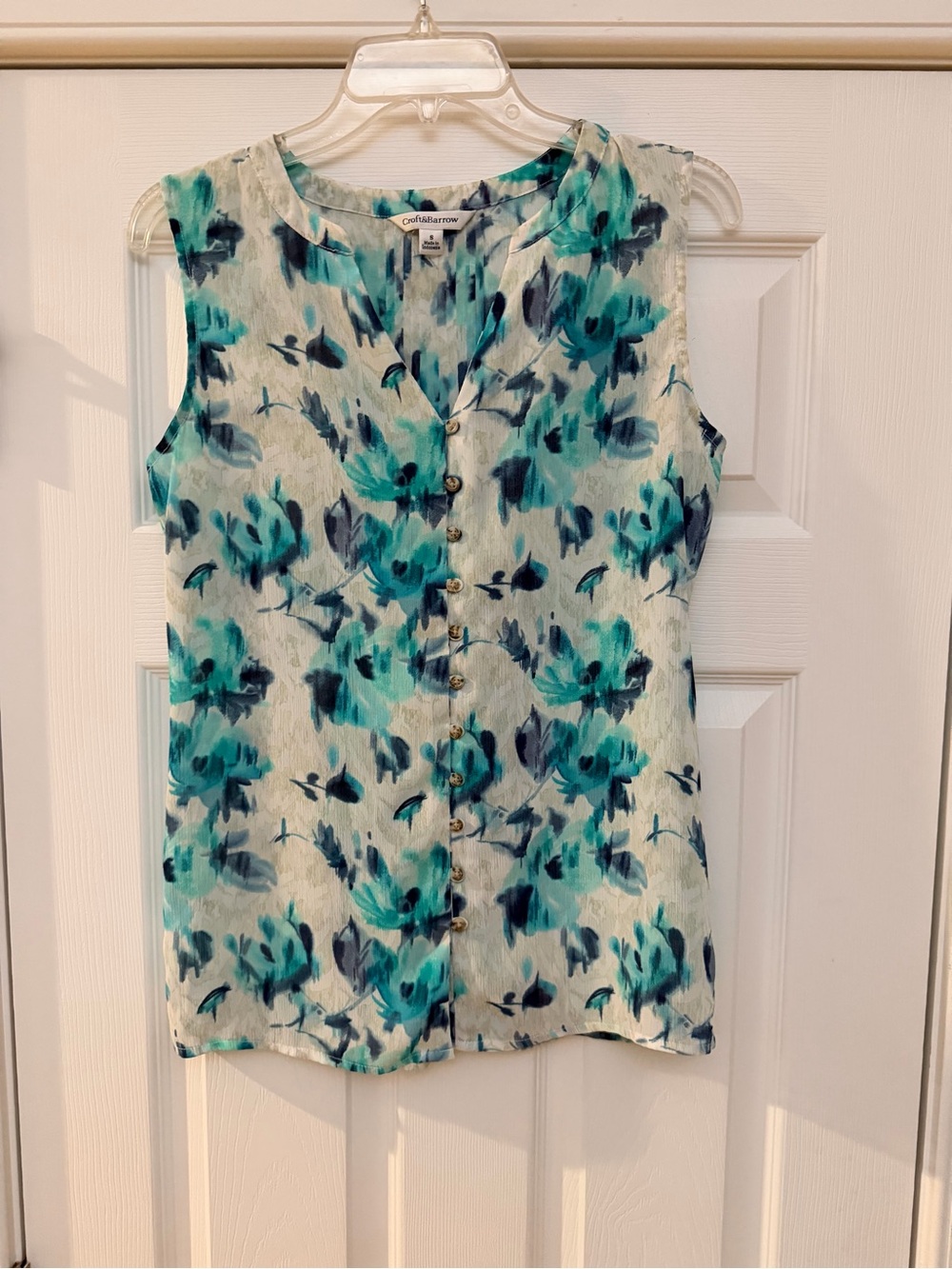 Ladies Size Small "croft & barrow Teal & Navy Floral Sleeveless Button Front Top